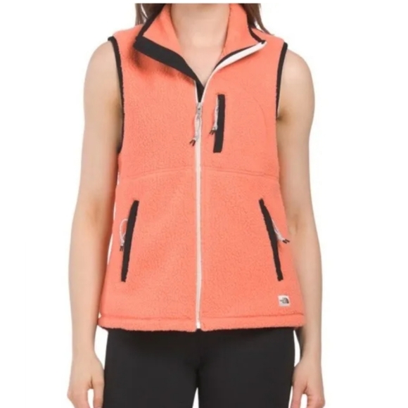 Northface Women's Plus Cragmont Fleece Vest - Picture 2 of 7